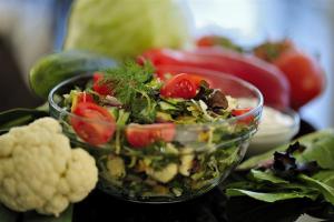 Raw Food Recipe: Nick’s Salad