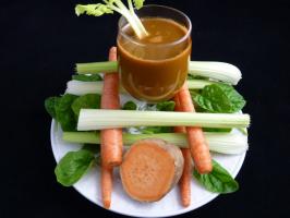 Raw Food Recipe: Carrots, Sweet Potato and Greens Juice