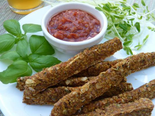 Raw Food Recipe: Veggie Sticks with Marinara Sauce