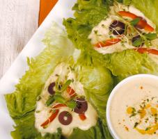 Raw Food Recipe: Hummus Sandwich