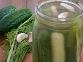 Raw Food Recipe: Dill Pickles