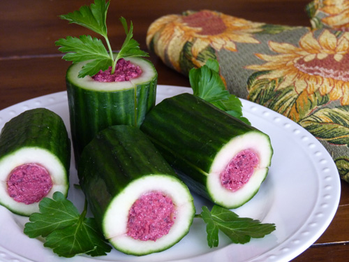 Raw Food Recipe: Cucumber Rolls with Garlicky Beets Filling