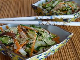 Raw Food Recipe: Shiitaki Lo Mein Zucchini Noodles